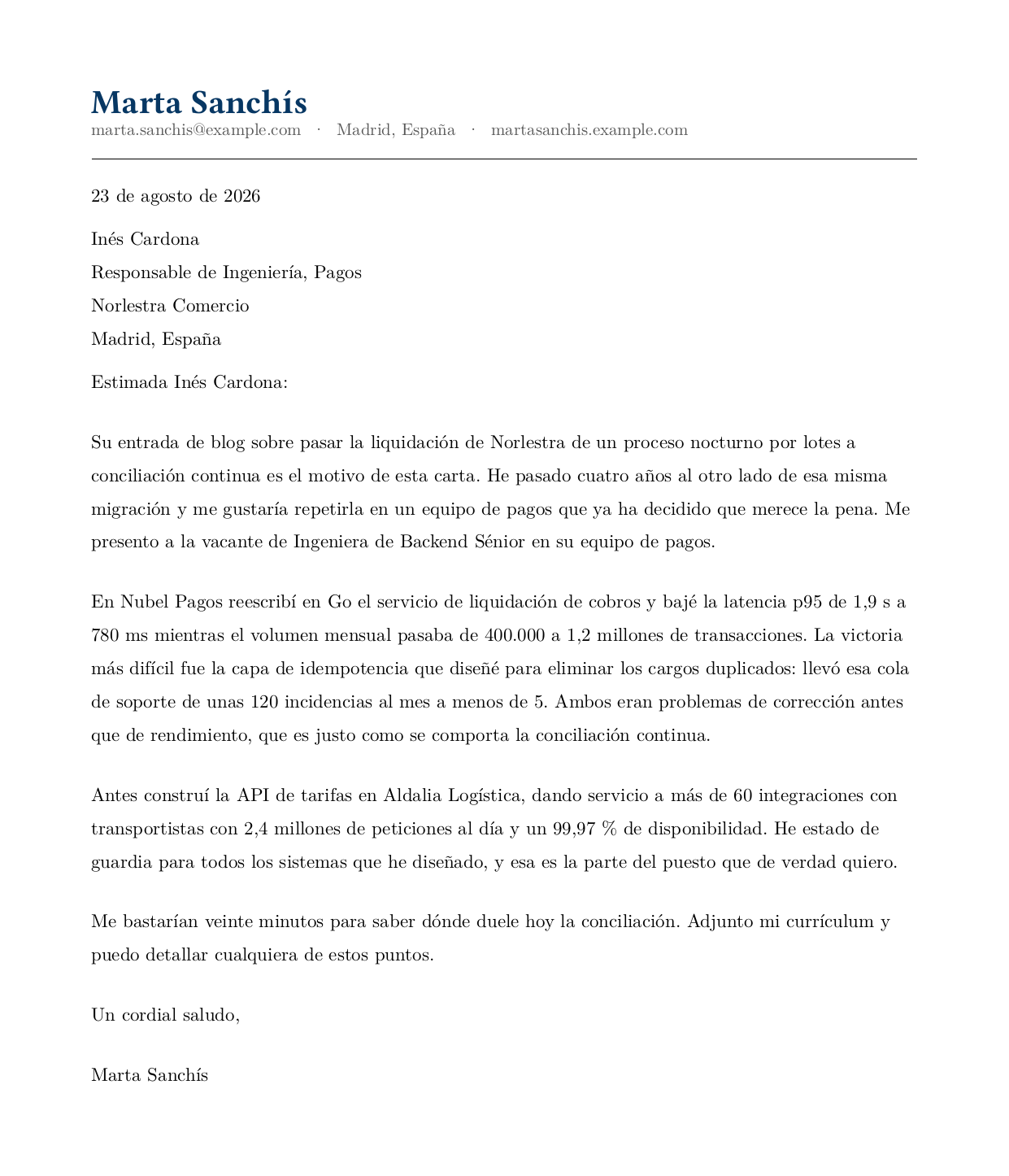 Ejemplo de carta de presentación de una ingeniera de backend sénior: encabezado con nombre y datos de contacto, fecha, destinataria con nombre, una apertura que cita el blog de ingeniería de la empresa, dos párrafos de experiencia cuantificada y un cierre breve