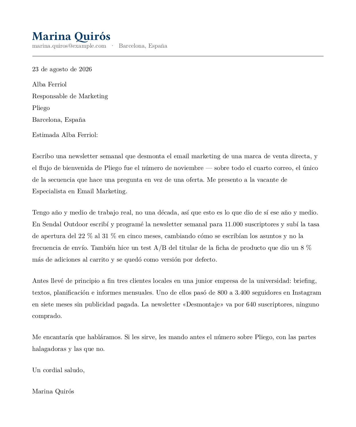 Ejemplo de carta de presentación de una recién graduada en marketing: abre con una observación concreta sobre la propia secuencia de correos de la empresa y sigue con un empleo de marketing, una junior empresa y una newsletter propia, cada uno con un número
